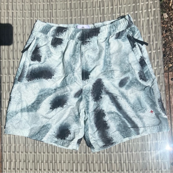 Stone Island Men's Blue Reef Camo Swim Shorts Size Small NWT Designer Resort - Picture 3 of 16